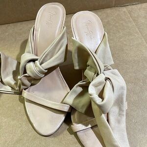 Vero Cuoio wedge sandal with fabric wraps